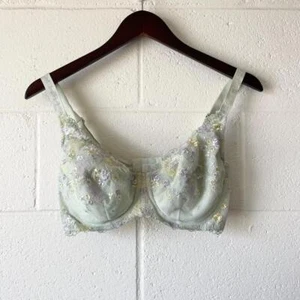 Vintage Triumph Japan Cottagecore Floral Embroidered Extra Coverage Bra Size 36D - Picture 1 of 5