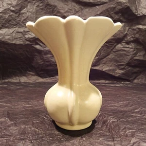 Vintage 6.5" Tall Cream Art Deco Art Pottery Vase, Nice Antique Crackling EUC - Picture 1 of 6