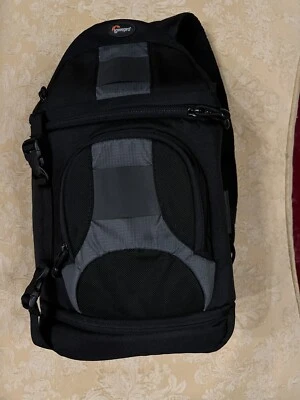 LOWEPRO Slingshot 200 AW Shoulder Sling Camera Backpack D SLR Padded Rain Cover - Image 1 of 4