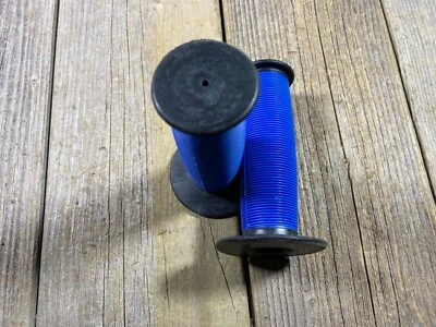 OLD SCHOOL BMX MX WAFFLE GRIPS OLDSCHOOL BMX MX GRIPS FREESTYLE BLACK & BLUE NOS - Image 1 of 3
