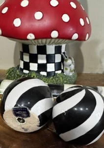 Mackenzie Childs Set Of 2 Black And White Swirl Cabinet Knobs / Pulls New - Picture 1 of 3