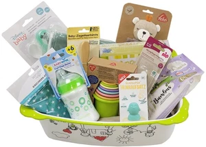VIP Geschenk zur Geburt Geschenkkorb Taufgeschenk im Trittschemel grün unisex - Bild 1 von 13