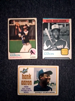 1973 1974 Topps #11 100 473 Hank Aaron Braves Salón de la fama Lote 3 de béisbol Foto 1 de 4