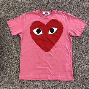 Comme Des Garcons Play Heart Logo SS 2020 Shirt Damen 2XL Rot Pink Japan Neu mit Etikett - Bild 1 von 8