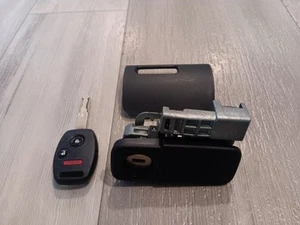 2010 Honda Crv Glove Box Latch W/ Key - Picture 1 of 5