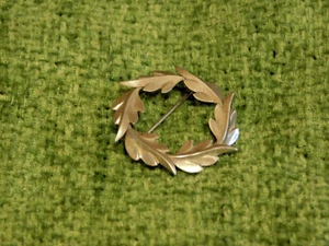 Vintage DCE Sterling Wreath Pin - Picture 1 of 4