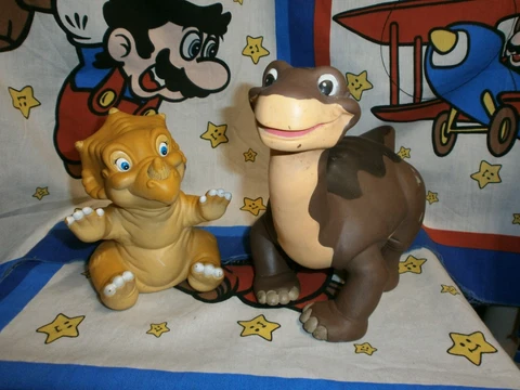 Lot of 2 1997 Land Before Time V Puppets Rare Little Foot Cover