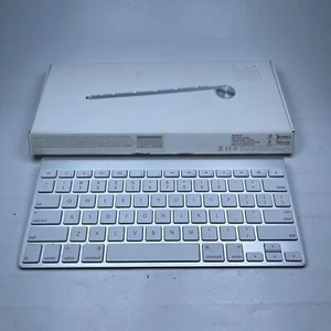 Apple A1314 Wireless Keyboard in original OEM box (For parts, read) - Picture 1 of 16