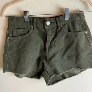 Kendall + Kylie Green Corduroy Shorts 25” Waist - Picture 1 of 5