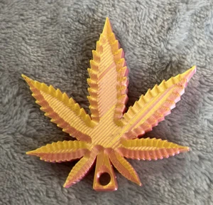 Weed Cannabis Leaf Keyring Rizla Raw Chameleon Keychain Keyfob Key Ring Chain - Picture 1 of 7