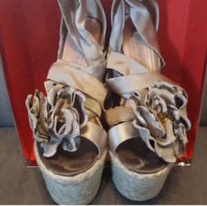 Gianmarco Lorenzi Couture Strappy LaceupWedged Heels with Rose in Champagne - Picture 1 of 4