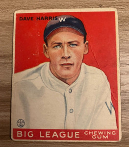 WASHINGTON SENATORS: 1933 Goudey Baseball #9 Dave Harris - *Creased*