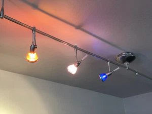 Farbreiche Beleuchtung 12 V Strahlerleuchten - Tech Lighting kompatibel - Bild 1 von 49