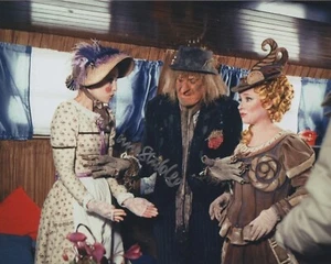 UNA STUBBS Signed 10x8 Photo WORZEL GUMMIDGE COA - Picture 1 of 1