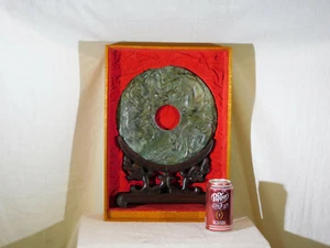 Chinese Qing Dy Hand Carved Jade Stone 3 Dragon Beast Bi Sculpture w/Stand/Box - Picture 1 of 12