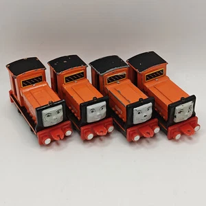 ERTL - OXIDADO - Tren ferroviario fundido a presión de metal Thomas & Friends - Imagen 1 de 14