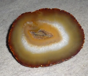Polished Geode with Quartz Druzy crystals - Picture 1 of 2
