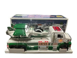 Camión de juguete Hess 2014 y crucero espacial con luces y sonidos Scout en caja. Gas y petróleo - Imagen 1 de 18