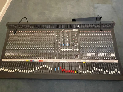 Soundcraft Series DOS 40 canales 8 bus caja de resonancia Foto 1 de 2