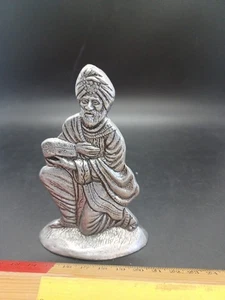 pewter nativity replacement piece wiseman kneeling - Picture 1 of 6