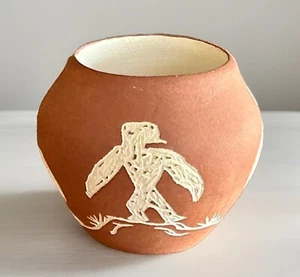 VINTAGE MINIATURE ACOMA PUEBLO BOWL Signed KEENE With Eagle Carvings - Picture 1 of 17