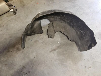 Ford Fiesta 2018 guardabarros derecho pasajero trasero Foto 1 de 4