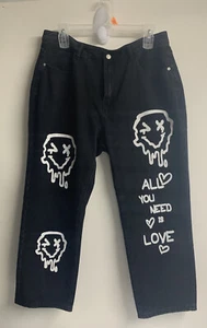 Pantalones de mezclilla SHEIN gráficos “Love is All You Need” tiro alto empoderamiento negros talla 2XL - Imagen 1 de 9