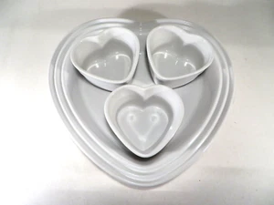 Le Creuset Valentine's Heart Baking Dish 12" & 3 Heart Dishes 4" Stoneware White - Picture 1 of 12
