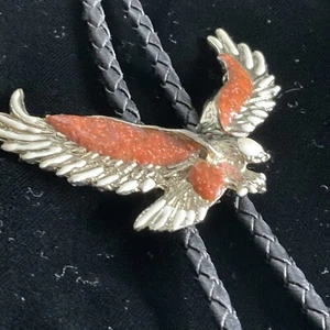 CRAVATTA BOLO AQUILA TONO ORO VINTAGE PELLE NERA  - Foto 1 di 7