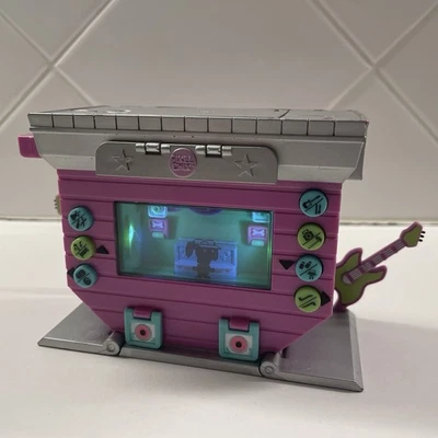 Juego interactivo PIXEL CHIX Rockin’ Puppy House SECRET LIFE OF PETS probado 2006 Foto 1 de 4