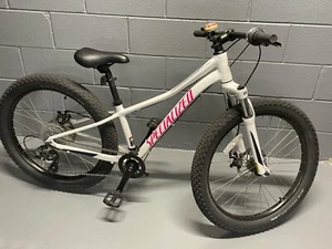 Specialized RipRock Fat Tire 24” Wheel Kids - Picture 1 of 5