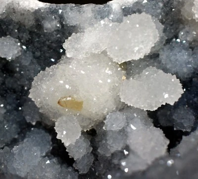 CALCITE CRYSTAL IN QUARTZ CRYSTALS GEODE FORMATION - Image 1 of 4