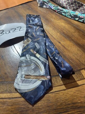 СИГАР КУРЕНИЕ ВЫСОКОГО КЛАССА ПЛАТЬЕ КОСТЮМ ДИЗАЙНЕР ГАЛСТУК ГАЛСТУК БЕСПЛАТНАЯ ДОСТАВКА - Изображение 1 из 2