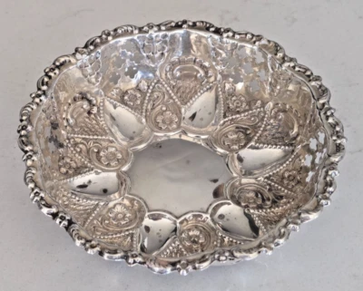 Antique William Davenport 1897 Sterling Silver Pierced Embossed Small Dishes. — 第 1/4 张图片