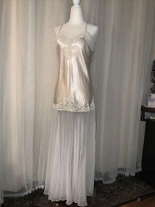 Hermosa Vestida Vintage Etienne Blanco Negliggee Satén con Ofertas Talla S/M - Imagen 1 de 11
