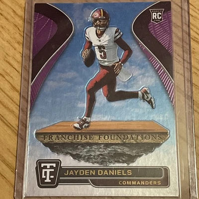 2024 Panini полностью сертифицированный JAYDEN DANIELS #071/199 карточка дебютанта NFL - Изображение 1 из 2