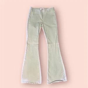 We The Free Jeans Womens Size 26 Flare Bell Bottom Pull On Denim Two Tone Cream - Picture 1 of 10