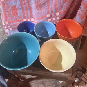 Vernon Kilns Set of 5 Nesting Mixing Bowls Early California Authentic Vernonware - Picture 1 of 13