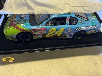 Jeff Gordon #24 DuPont Looney Tunes Rematch 2002 Monte Carlo RCCA ELITE 1:24 - Image 1 of 2