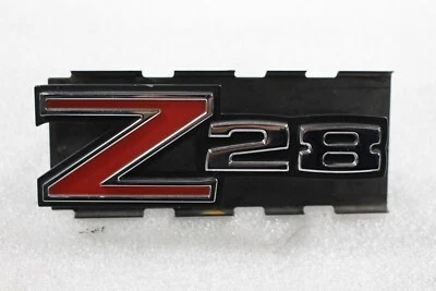Chevrolet Camaro Z28 1972, emblema de parrilla delantera, usado, P/N 3990418 Foto 1 de 4