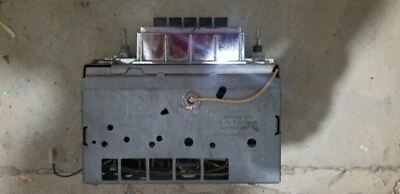 Buick Skylark 1968 piezas interiores personalizadas; radio AM de fábrica Foto 1 de 2