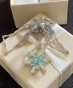 STUNNING Simulated Blue Topaz Crystal Snowflake Silver Pendant Chain Cute - Picture 1 of 9