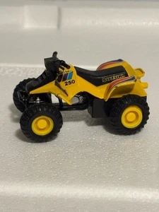 Maisto MC Suzuki 250 Quadracer Yellow 1980s - 1990s 4 Wheeler Four Pullback - Picture 1 of 9