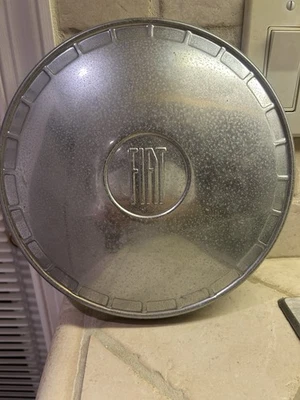 FIAT 124 850 Hubcap 1967 1968 1969 1970 1971 1972 RARE! Nice Shape - Image 1 of 4