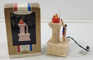 *X) 1996 Hallmark Keepsake Lighting the Flame Atlanta Magic adorno de Navidad - Imagen 1 de 16
