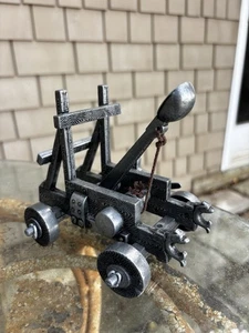 LES ETAINS DU PRINCE Medieval Pewter Catapult Knight Soldier War Collectible - Picture 1 of 7