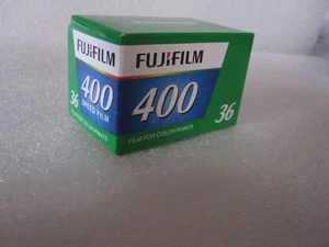 1  FUJIFILM  400 COLOR FILM  135 - 36  FRISCH OVP !  08/2027 FUJICOLOR - Bild 1 von 2