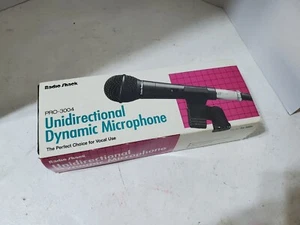 RADIO SHACK PRO 3004 Unidirectional Dynamic Micorphone XLR 3-pin 500 ohm - Picture 1 of 8