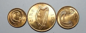 IRLANDA :PRIMA EMISSIONE 1971 RAME.H.PENNY,PENNY & TWOPENCE. SPEDIZIONE GRATUITA - Foto 1 di 2