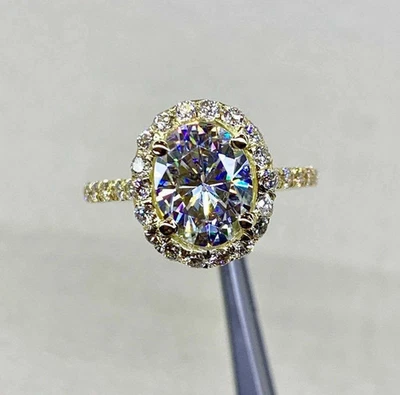 Anillo de compromiso con halo de diamantes de 2,30 quilates creado en laboratorio acabado de oro amarillo de 14 quilates Foto 1 de 4